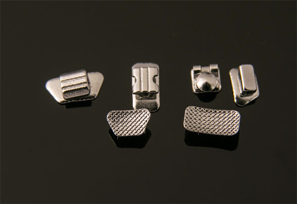 新二代舌侧托槽