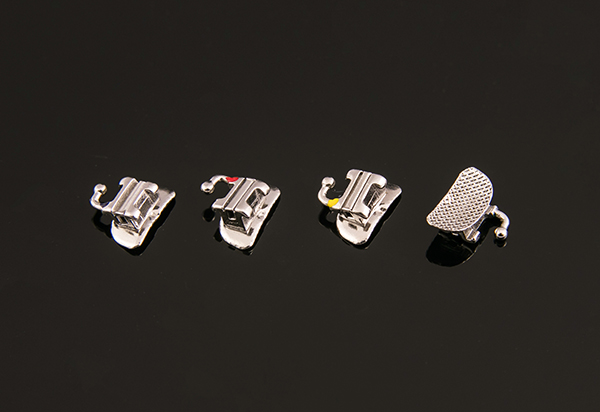 第一磨牙揭盖颊面管